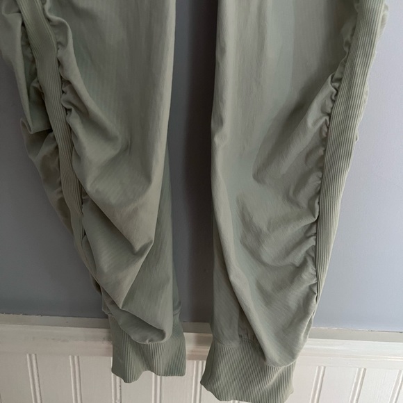 Lululemon Beyond The Studio Jogger - Picture 9 of 12